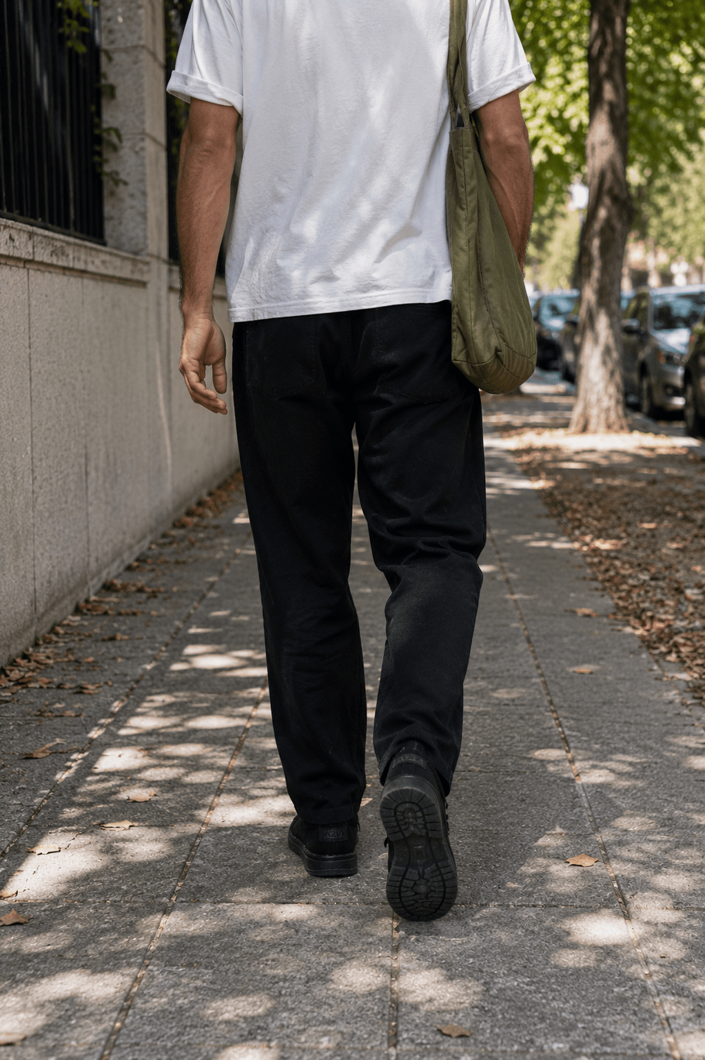 MILOZ BLACK CANVAS - AZLA